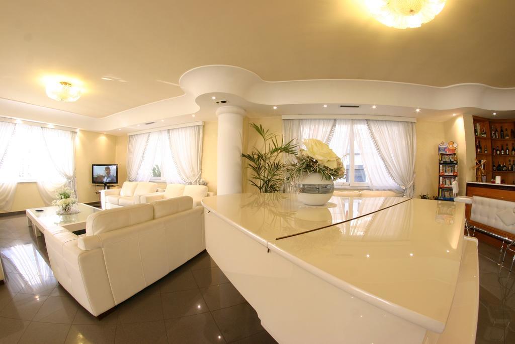 Hotel Luxor Casoria Dış mekan fotoğraf
